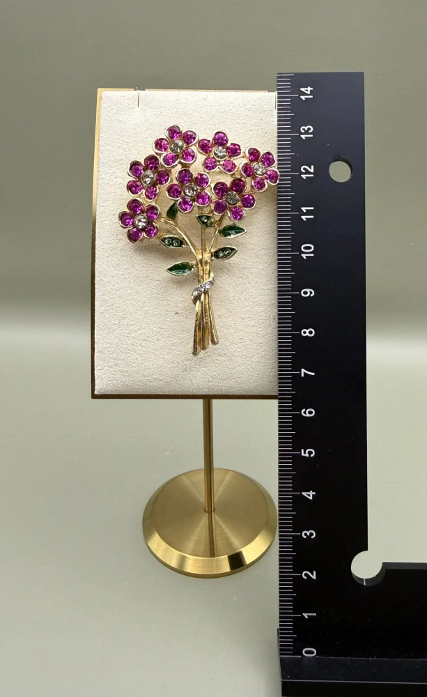 Kovová brož "Růžový svazek květin"