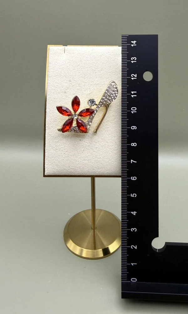 Kovová brož "Elegantní střevíček"